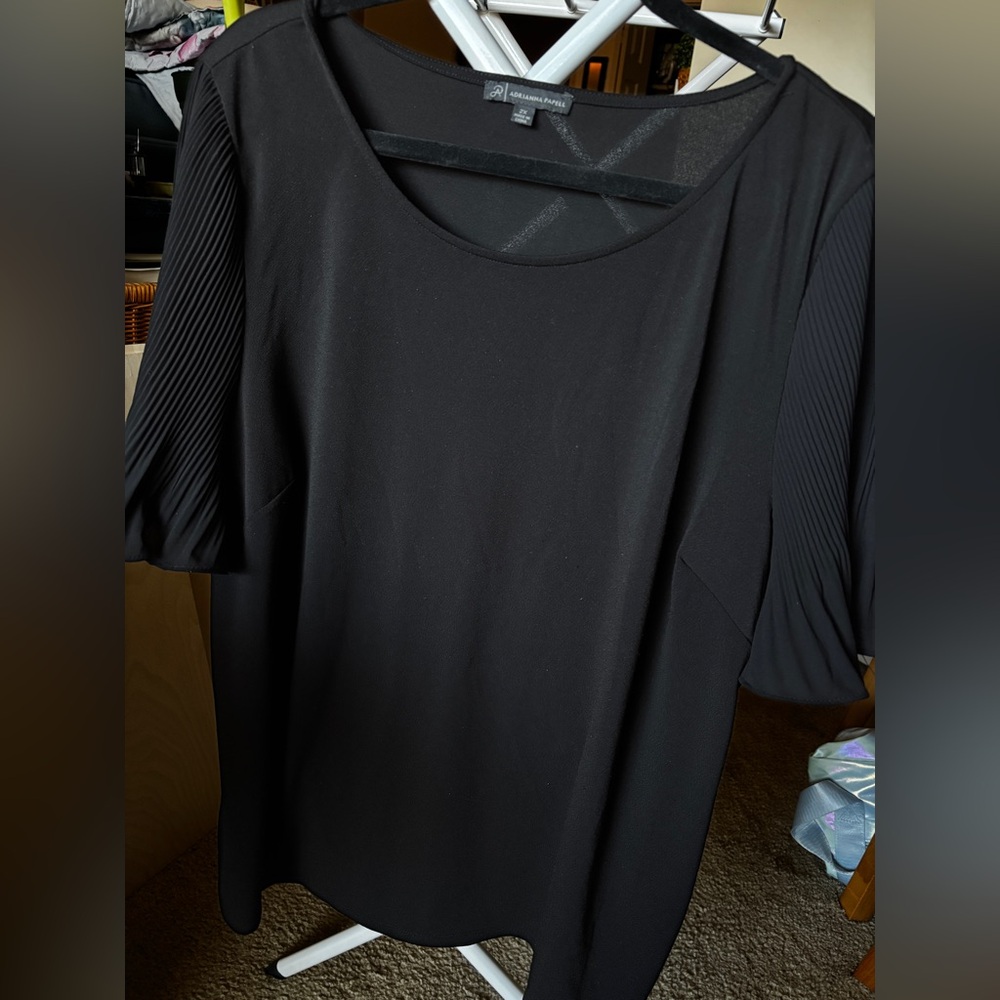 Adrianna Papell Classic Black Top
